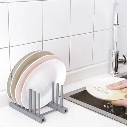 This compact dishes drainer rack is expertly designed to fit limited sink spaces while maintaining high quality and durability. Measuring 12cm x 17cm x 9.5cm, it efficiently holds up to 6 plates, making it ideal for small kitchens or minimal countertop areas. Its space-saving design ensures practicality without compromising on functionality.