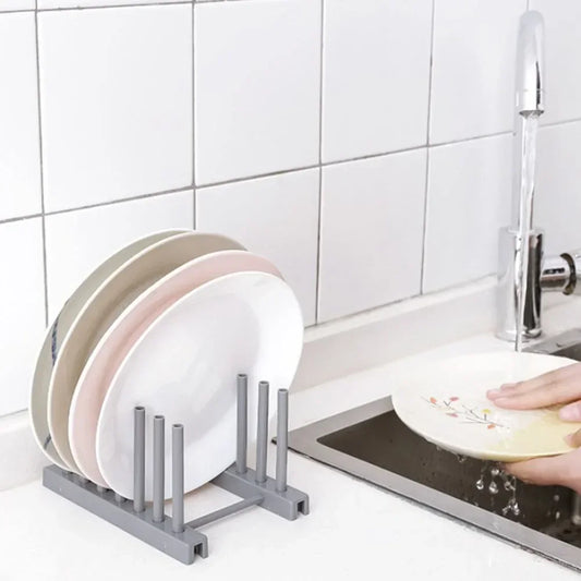 This compact dishes drainer rack is expertly designed to fit limited sink spaces while maintaining high quality and durability. Measuring 12cm x 17cm x 9.5cm, it efficiently holds up to 6 plates, making it ideal for small kitchens or minimal countertop areas. Its space-saving design ensures practicality without compromising on functionality.
